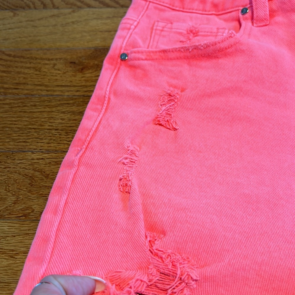 Wild Oak Boutique Jean Shorts size medium - Picture 11 of 11